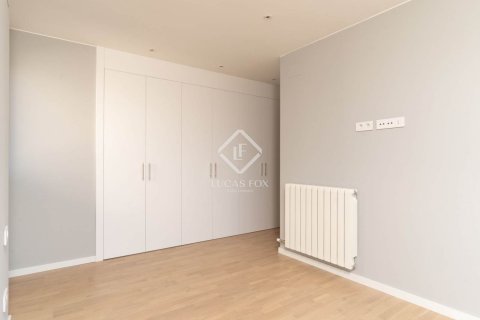Apartamento de 3 dormitorios en venta en Barcelona, Cataluña, Spain № 9198 - foto 26