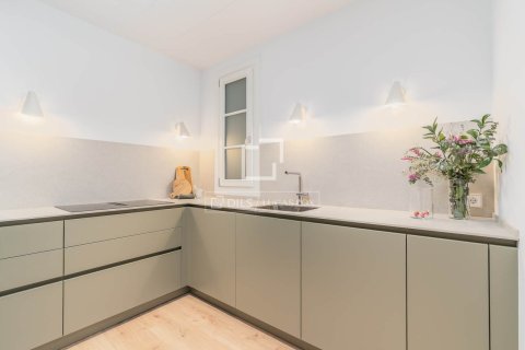 2 bedrooms apartment for sale in Barcelona, Catalonia, Spain № 9170 - photo 13