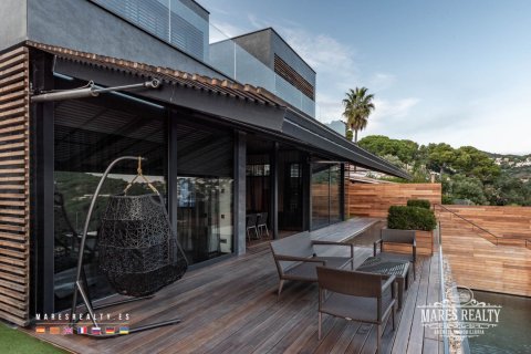 6 bedrooms villa for sale in Lloret de Mar, Girona, Catalonia, Spain № 991 - photo 17
