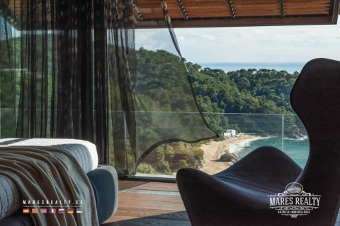 6 bedrooms villa for sale in Lloret de Mar, Girona, Catalonia, Spain № 991 - photo 2
