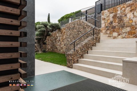6 bedrooms villa for sale in Lloret de Mar, Girona, Catalonia, Spain № 991 - photo 5