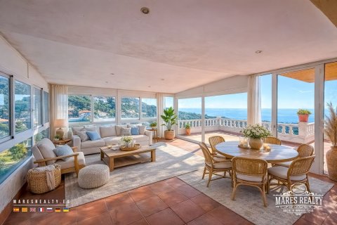 4 bedrooms villa for sale in Lloret de Mar, Girona, Catalonia, Spain № 7231 - photo 11