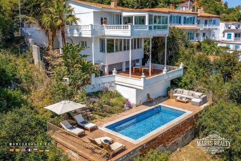4 bedrooms villa for sale in Lloret de Mar, Girona, Catalonia, Spain № 7231 - photo 3