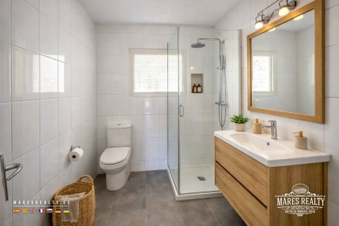 4 bedrooms villa for sale in Lloret de Mar, Girona, Catalonia, Spain № 7231 - photo 9