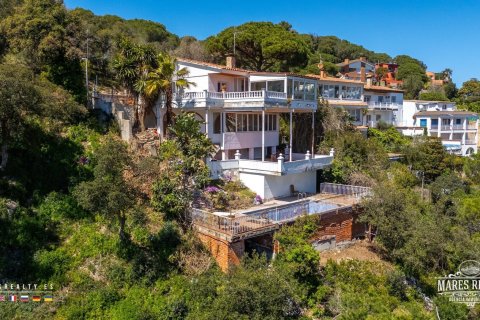 4 bedrooms villa for sale in Lloret de Mar, Girona, Catalonia, Spain № 7231 - photo 20