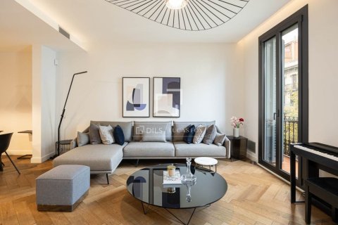 3 bedrooms apartment for sale in Barcelona, Catalonia, Spain № 9226 - photo 2