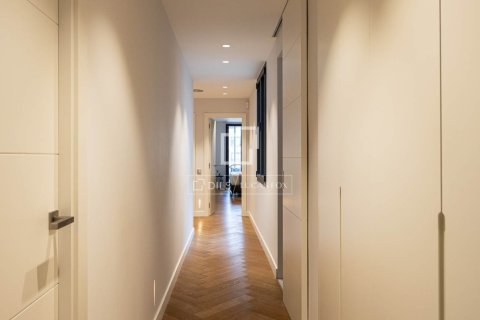 3 bedrooms apartment for sale in Barcelona, Catalonia, Spain № 9226 - photo 14