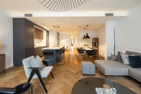 3 bedrooms apartment for sale in Barcelona, Catalonia, Spain № 9226 - photo 4