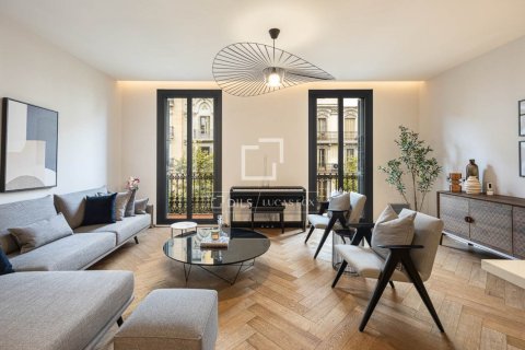 3 bedrooms apartment for sale in Barcelona, Catalonia, Spain № 9226