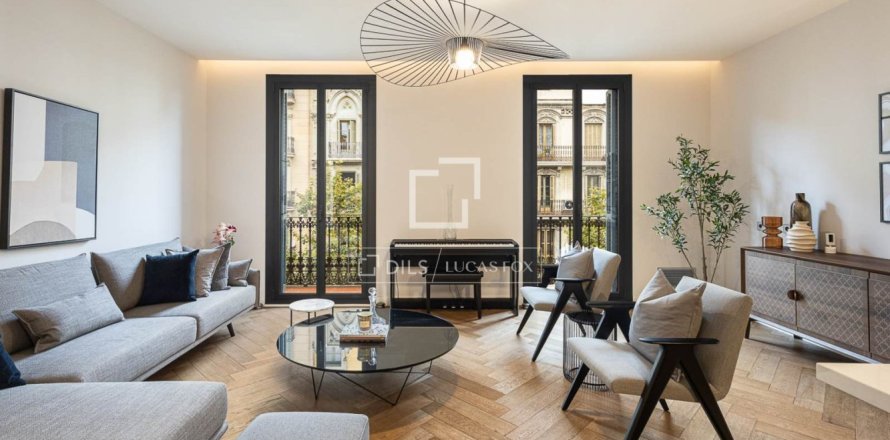 3 bedrooms apartment for sale in Barcelona, Catalonia, Spain № 9226