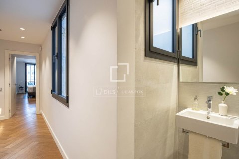 3 bedrooms apartment for sale in Barcelona, Catalonia, Spain № 9226 - photo 17