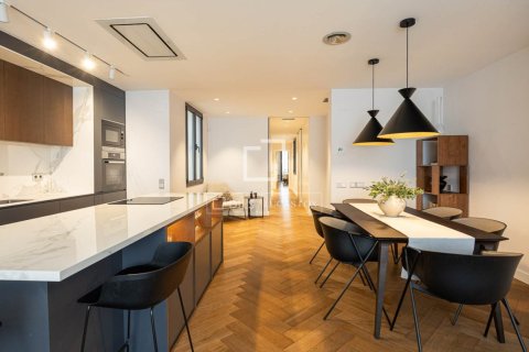 3 bedrooms apartment for sale in Barcelona, Catalonia, Spain № 9226 - photo 10