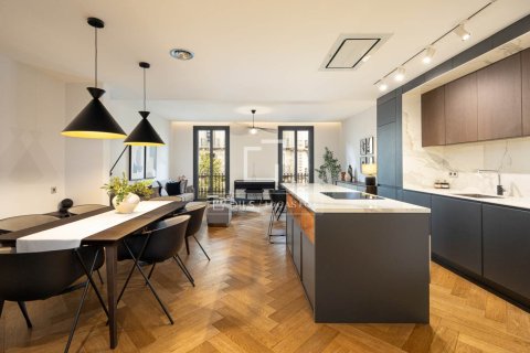 3 bedrooms apartment for sale in Barcelona, Catalonia, Spain № 9226 - photo 9