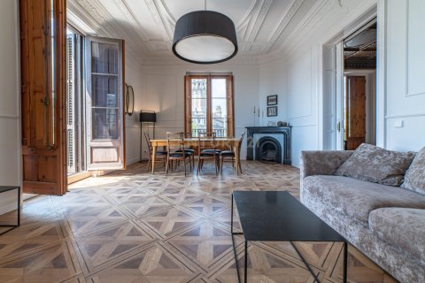 Apartamento de 2 dormitorios en venta en Barcelona, Cataluña, Spain № 9080 - foto 11