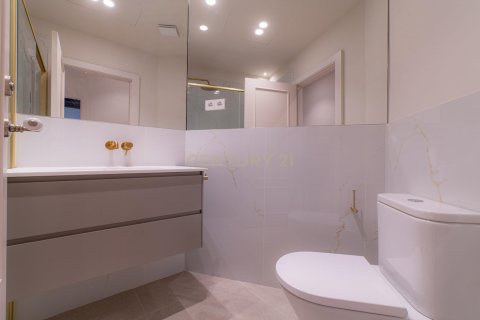 Apartamento de 2 dormitorios en venta en Barcelona, Cataluña, Spain № 9080 - foto 15
