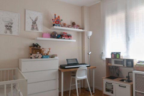 Apartamento de 4 dormitorios en venta en Barcelona, Cataluña, Spain № 9231 - foto 20