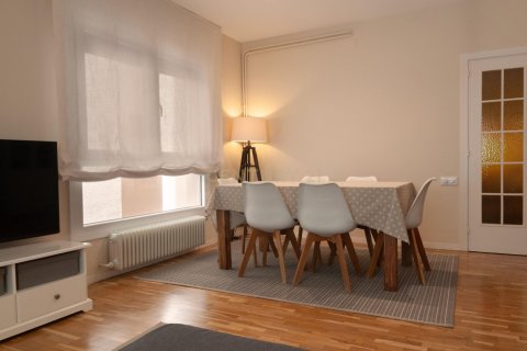 Apartamento de 4 dormitorios en venta en Barcelona, Cataluña, Spain № 9231 - foto 2