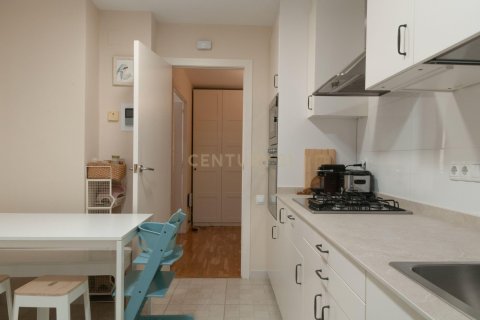 Apartamento de 4 dormitorios en venta en Barcelona, Cataluña, Spain № 9231 - foto 9