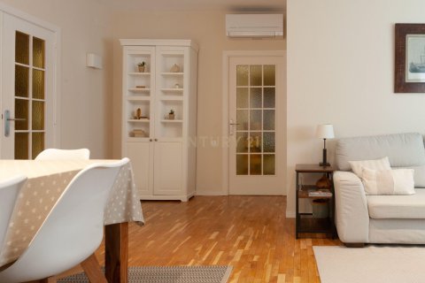 Apartamento de 4 dormitorios en venta en Barcelona, Cataluña, Spain № 9231 - foto 3