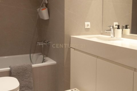 Apartamento de 4 dormitorios en venta en Barcelona, Cataluña, Spain № 9231 - foto 16