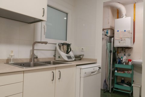 Apartamento de 4 dormitorios en venta en Barcelona, Cataluña, Spain № 9231 - foto 11