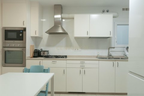 Apartamento de 4 dormitorios en venta en Barcelona, Cataluña, Spain № 9231 - foto 8