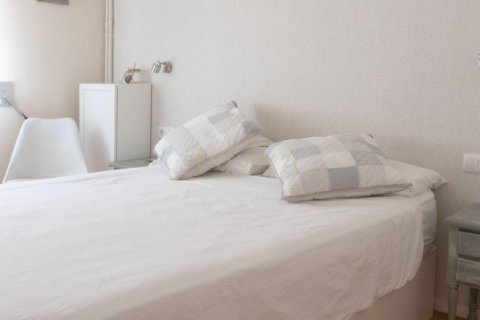 Apartamento de 4 dormitorios en venta en Barcelona, Cataluña, Spain № 9231 - foto 14