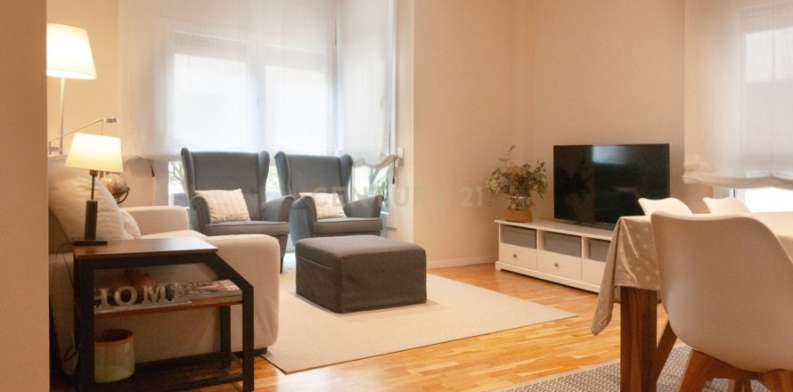 4 bedrooms apartment for sale in Barcelona, Catalonia, Spain № 9231