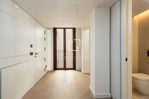 1 bedroom apartment for sale in Barcelona, Catalonia, Spain № 9162 - photo 2