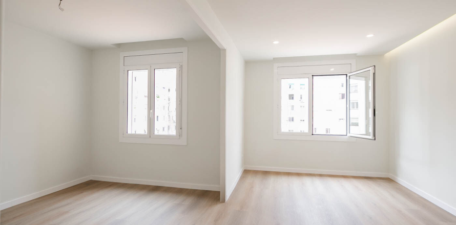 3 bedrooms apartment for sale in Barcelona, Catalonia, Spain № 3644