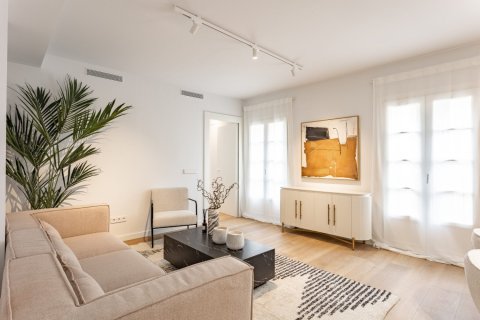 3 bedrooms apartment for sale in Barcelona, Catalonia, Spain № 1480