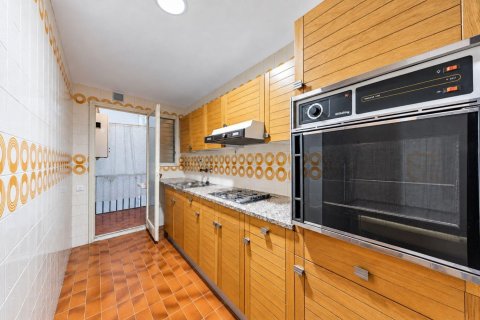 Купить квартиру в Барселона, Испания с 3 спальни, 89м², № 9176 - фото 5