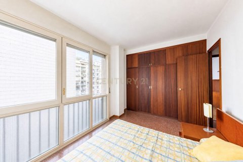 Купить квартиру в Барселона, Испания с 3 спальни, 89м², № 9176 - фото 12