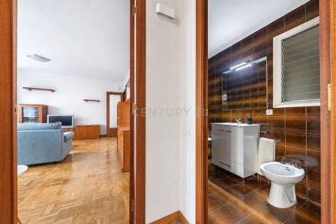 Купить квартиру в Барселона, Испания с 3 спальни, 89м², № 9176 - фото 8