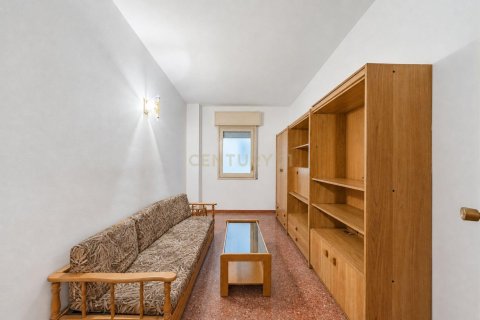 Купить квартиру в Барселона, Испания с 3 спальни, 89м², № 9176 - фото 15