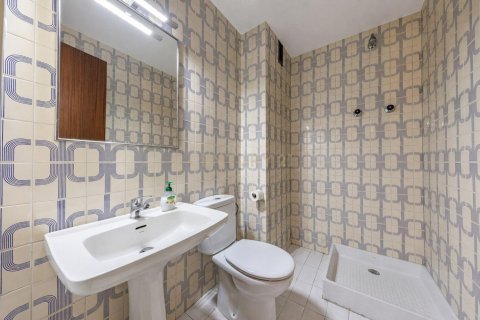 Купить квартиру в Барселона, Испания с 3 спальни, 89м², № 9176 - фото 11