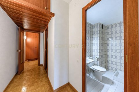 Купить квартиру в Барселона, Испания с 3 спальни, 89м², № 9176 - фото 10
