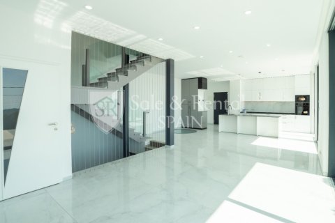 3 bedrooms house for sale in Lloret de Mar, Girona, Catalonia, Spain № 6666 - photo 3