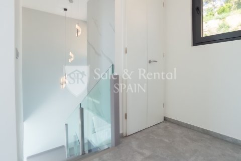 3 bedrooms house for sale in Lloret de Mar, Girona, Catalonia, Spain № 6666 - photo 17