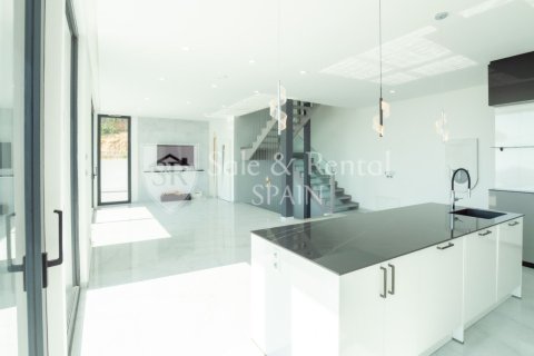 3 bedrooms house for sale in Lloret de Mar, Girona, Catalonia, Spain № 6666 - photo 13