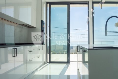 3 bedrooms house for sale in Lloret de Mar, Girona, Catalonia, Spain № 6666 - photo 12