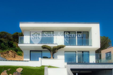3 bedrooms house for sale in Lloret de Mar, Girona, Catalonia, Spain № 6666 - photo 30