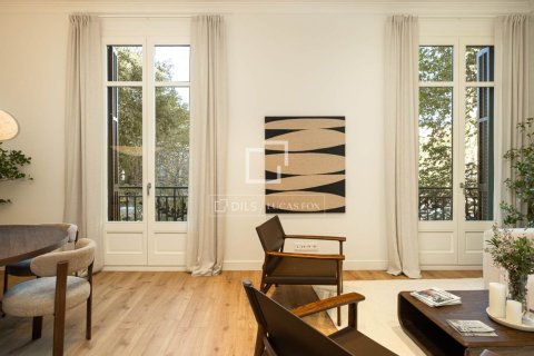3 bedrooms apartment for sale in Barcelona, Catalonia, Spain № 9261