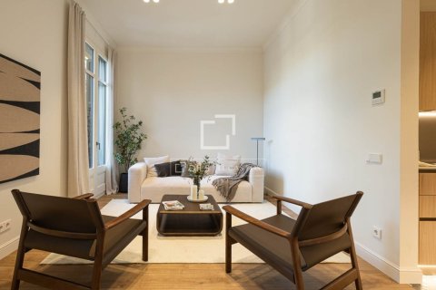 Купить квартиру в Барселона, Испания с 3 спальни, 119м², № 9261 - фото 2