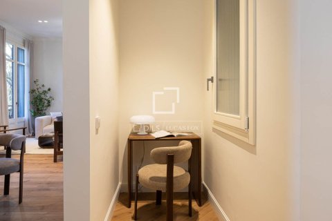 Купить квартиру в Барселона, Испания с 3 спальни, 119м², № 9261 - фото 12