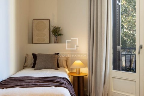 Купить квартиру в Барселона, Испания с 3 спальни, 119м², № 9261 - фото 15