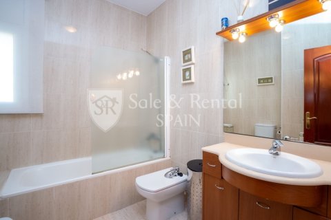 Купить дом в Калонже, Испания с 4 спальни, 252м², № 6689 - фото 19