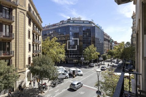 3 bedrooms apartment for sale in Barcelona, Catalonia, Spain № 9100 - photo 8