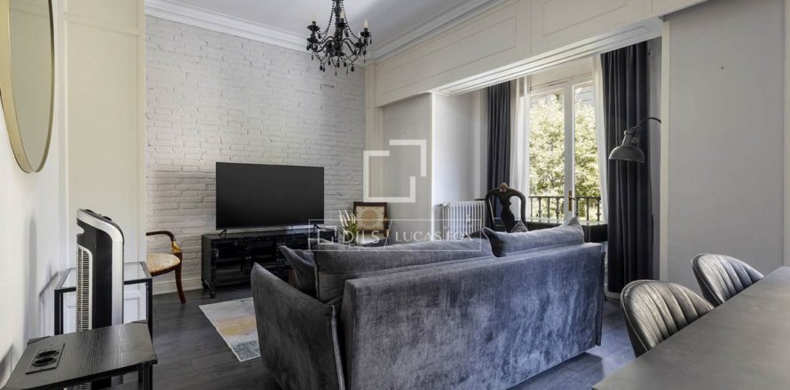 3 bedrooms apartment for sale in Barcelona, Catalonia, Spain № 9100