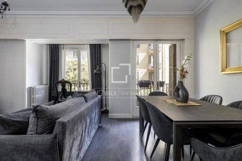 3 bedrooms apartment for sale in Barcelona, Catalonia, Spain № 9100 - photo 2